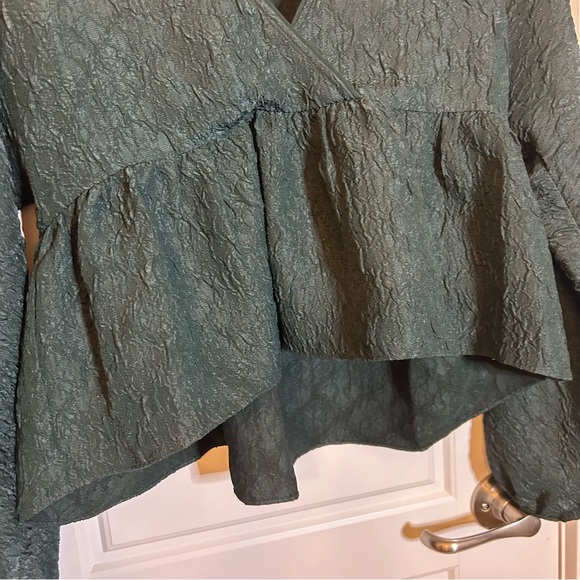 ARITZIA WILFRED PEPLUM BLOUSE IN DARK GREEN CROSSOVER FRONT SIZE SMALL - Picture 8 of 14